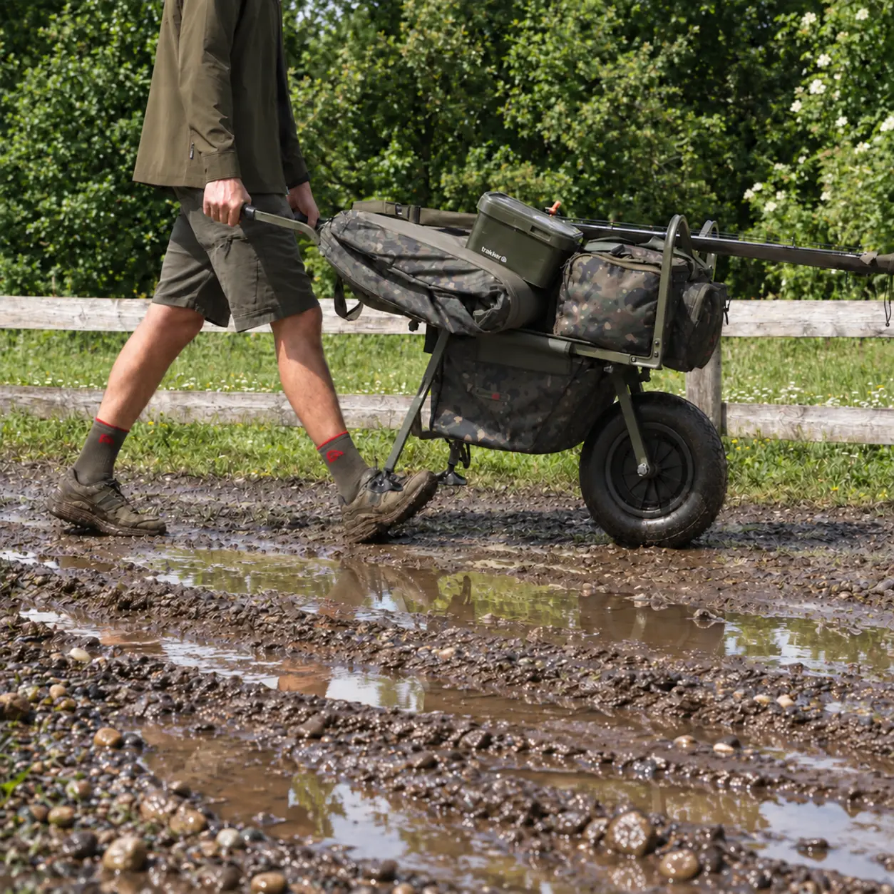 trakker-x-trail-taczka-karpiowa-nierowny-teren