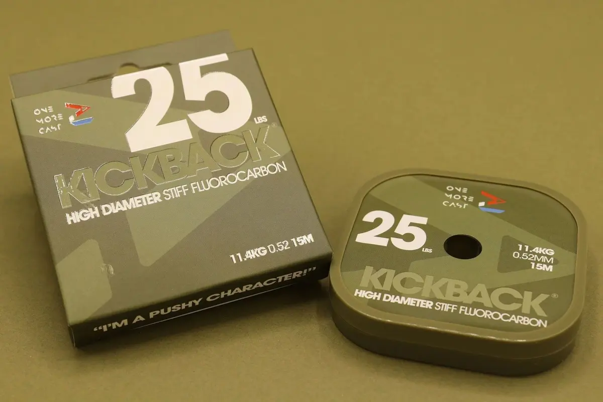 One More Cast KICKBACK Stiff Fluorocarbonrozmiar 0.52mm (25lb) / 15m - MPN: OMCHF5 - EAN: 5060939130716