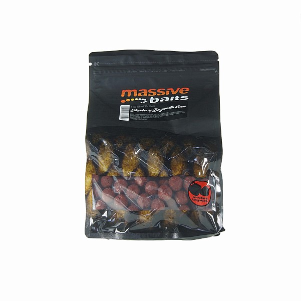 MassiveBaits Special Boilies - Strawberry Bergamotta 