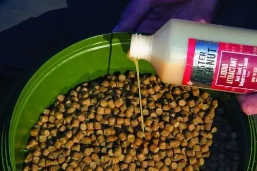 DynamiteBaits Liquid Attractant & Re-hydration Soak The Crave