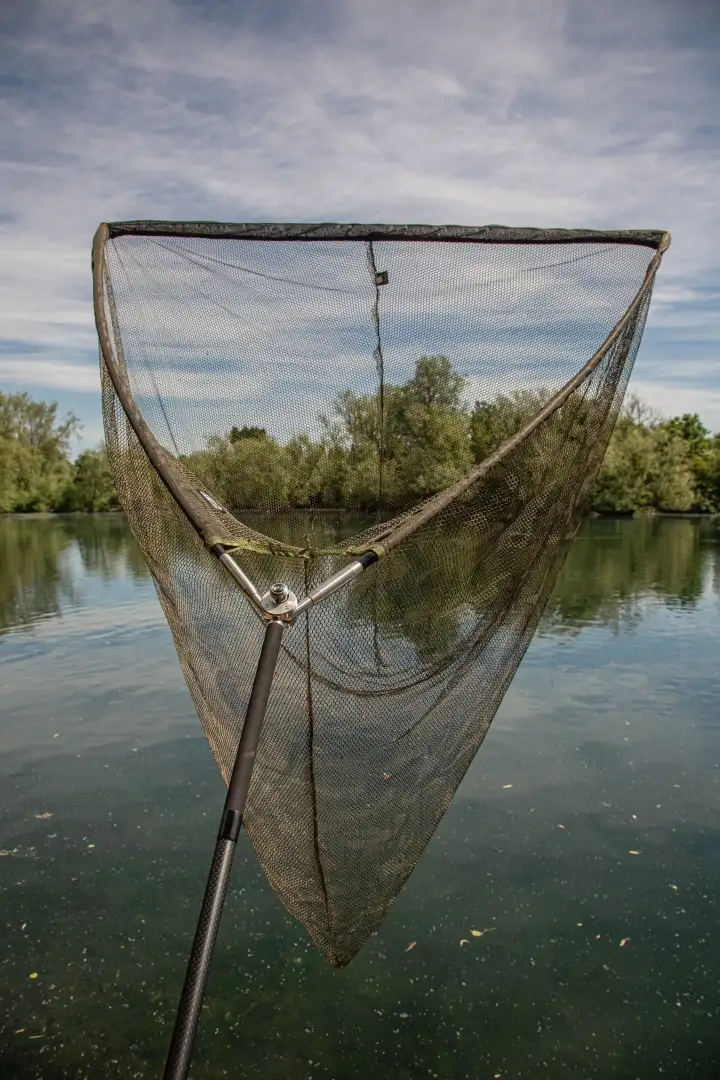 Solar P1 BOW-LOC Carbon Fibre Landing Net  Upgraded 42