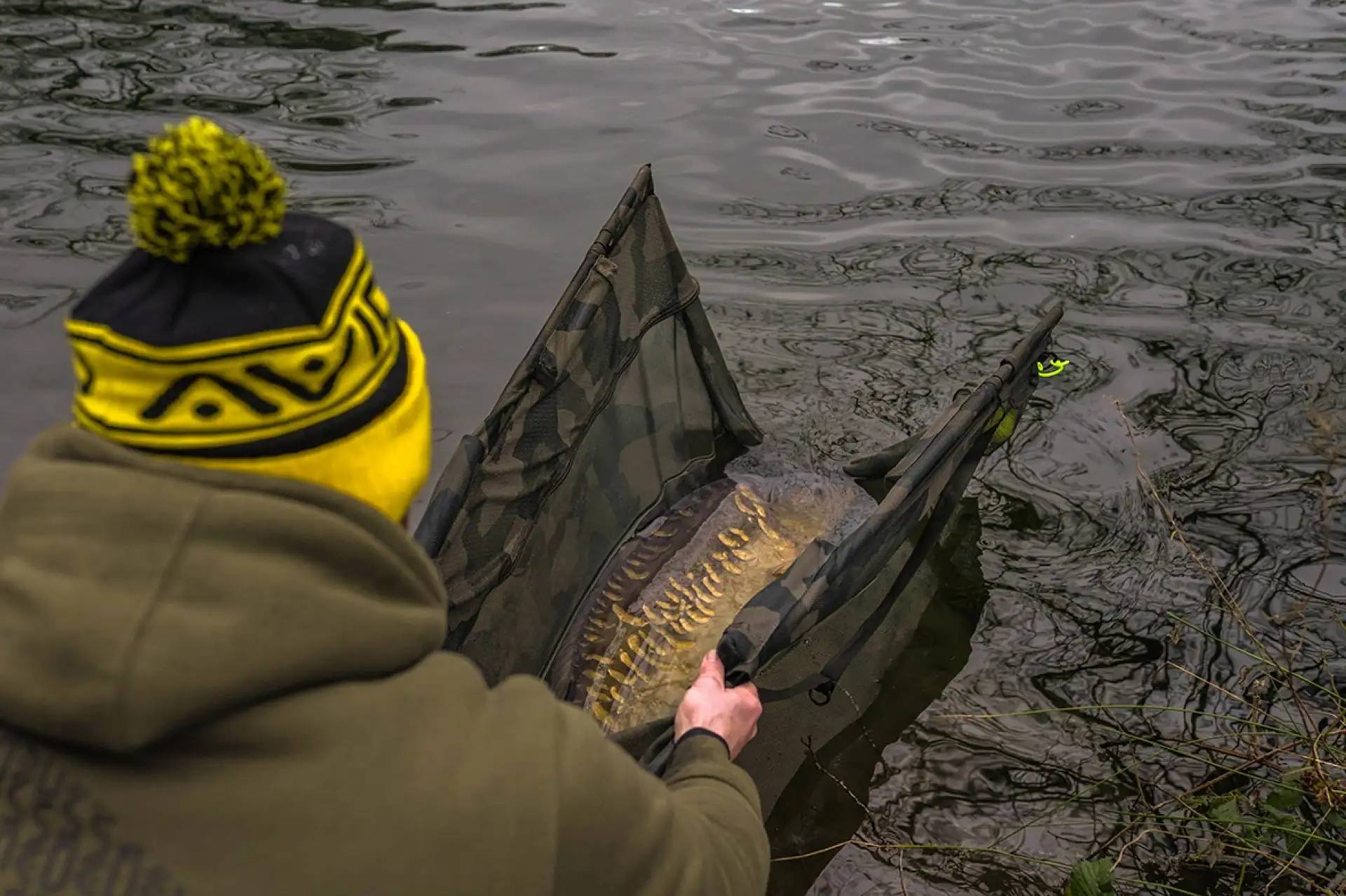 Avid Carp Camo Recovery Silng XL