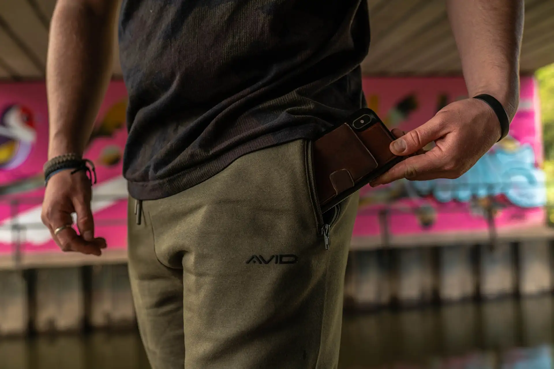 Avid Carp Distortion Joggers  M