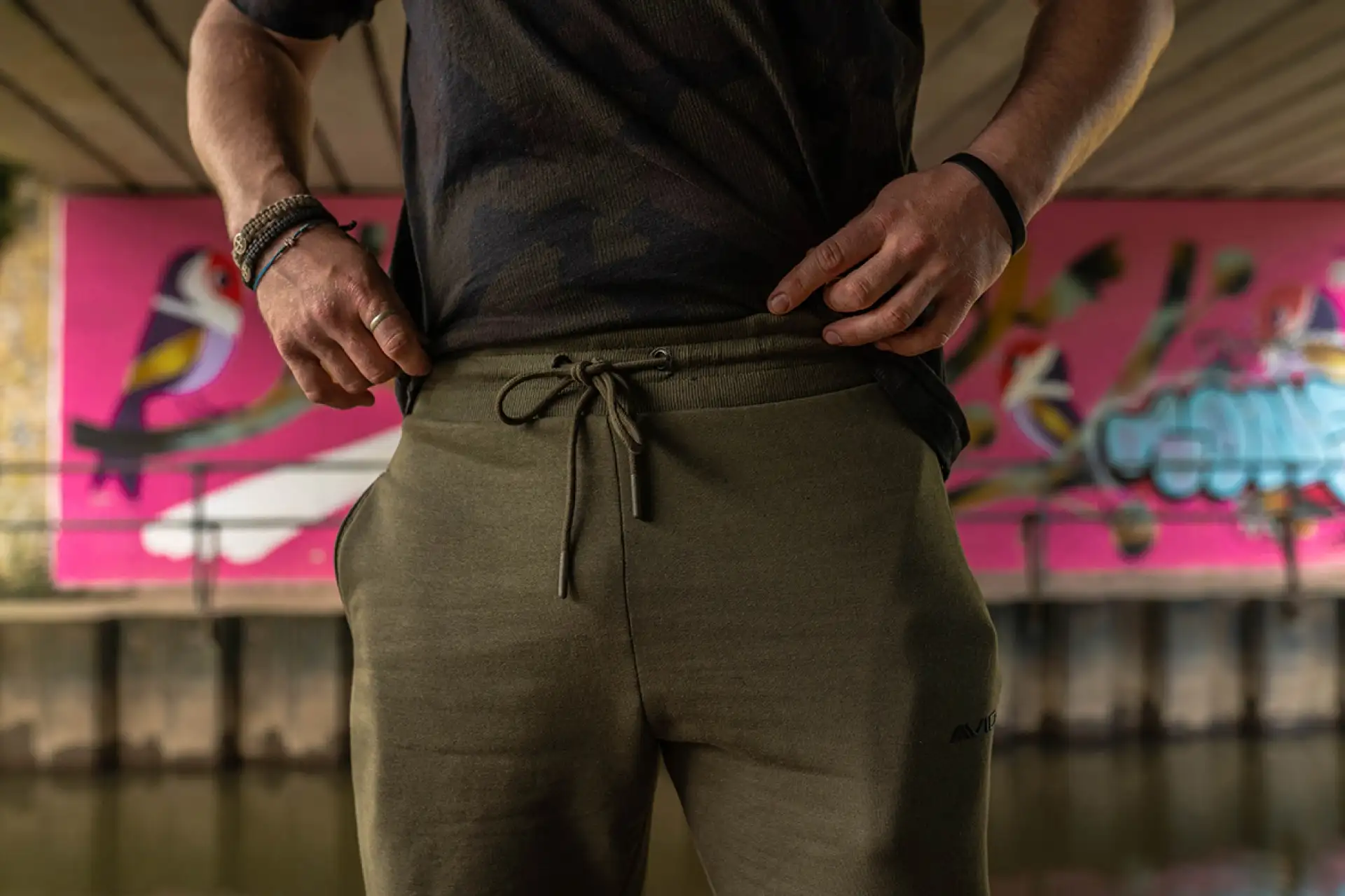 Avid Carp Distortion Joggers  M