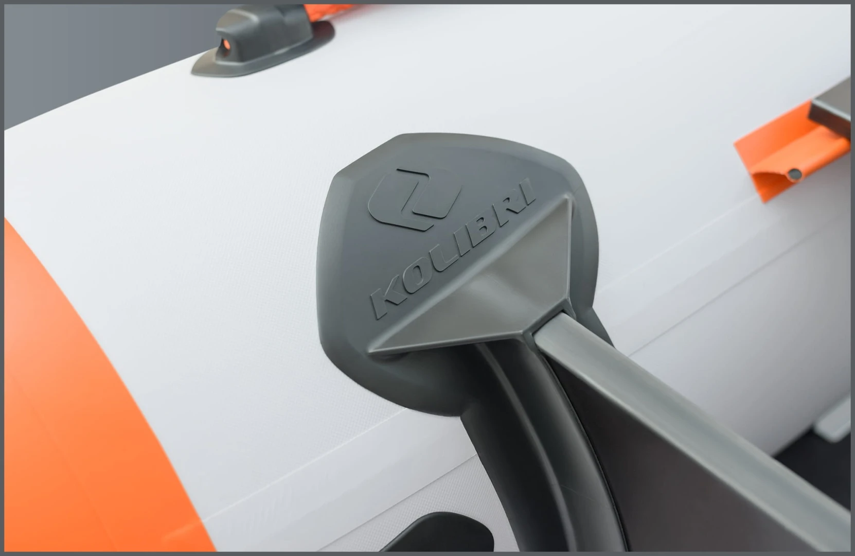 Kolibri KM-330 D SL- Ponton Karpiowy  pełna podłoga aluminium/zielony