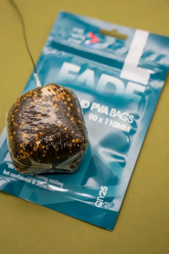 One More Cast FADE Solid PVA Bags  Medium (75 x 110mm)