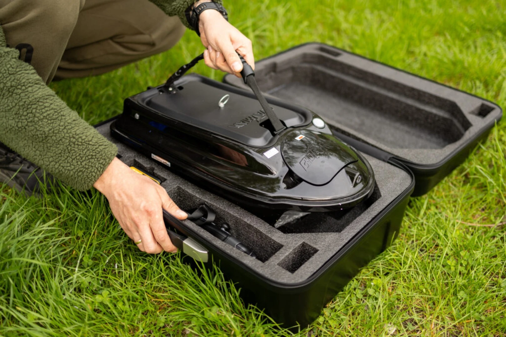 Boatman Actor Plus PRO Baitboat - BLACK Black (czarny)
