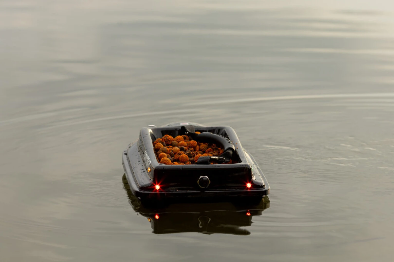 Boatman Actor Plus PRO Baitboat - BLACK Black (czarny)