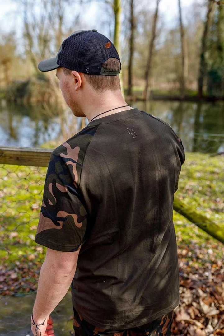 Fox Khaki / Camo Outline T-Shirt M