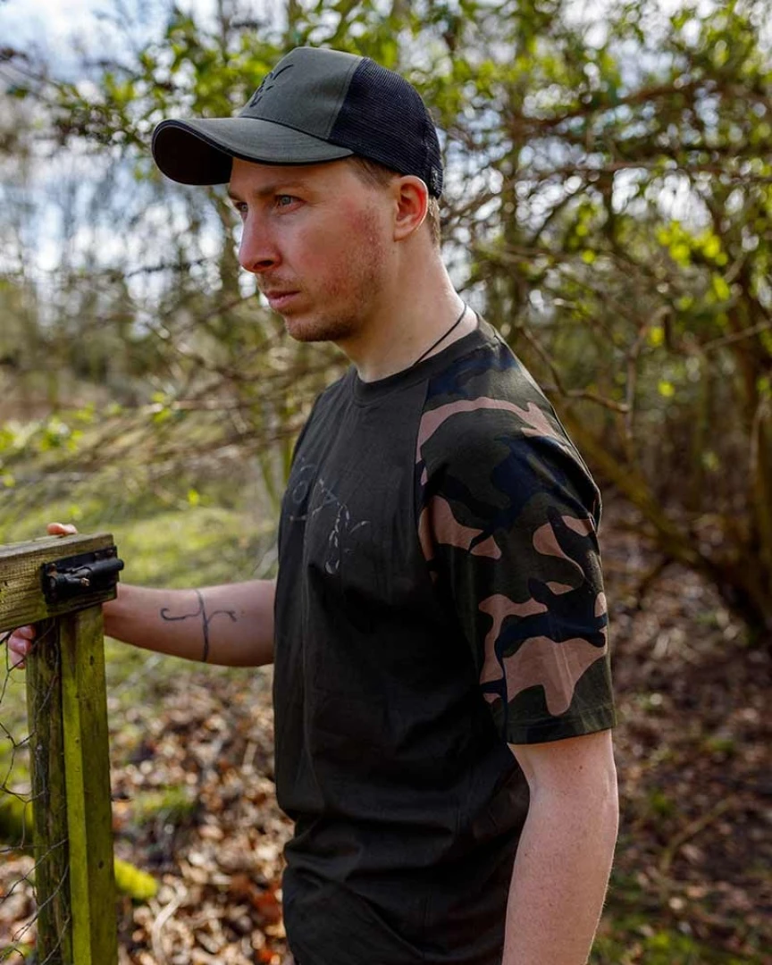 Fox Khaki / Camo Outline T-Shirt M