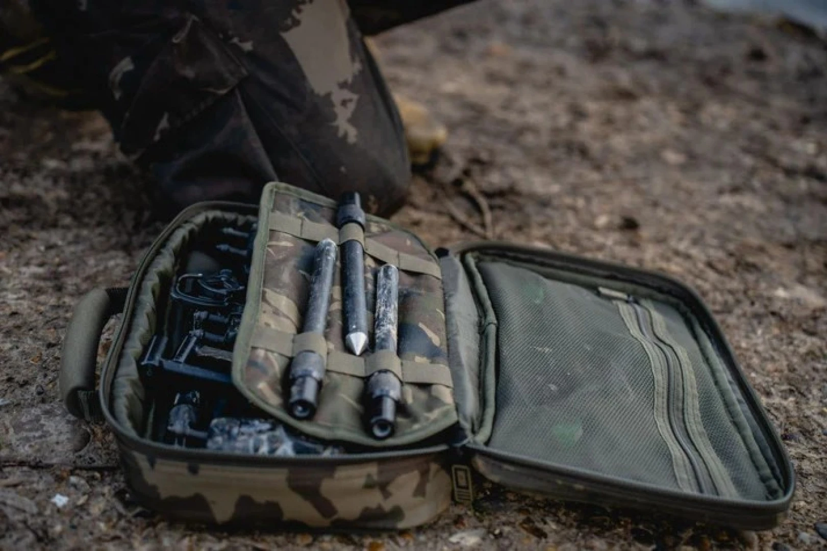 Nash Subterfuge Buzz Bar Pouch - Large 48cm