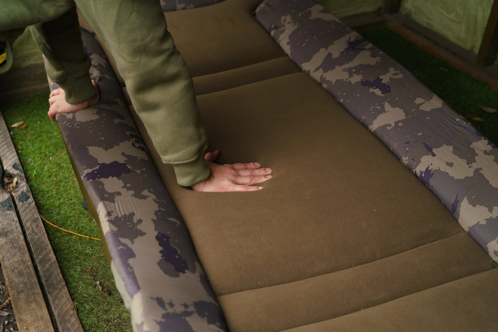 Solar Worldwide Bedchair Standard 6 Leg