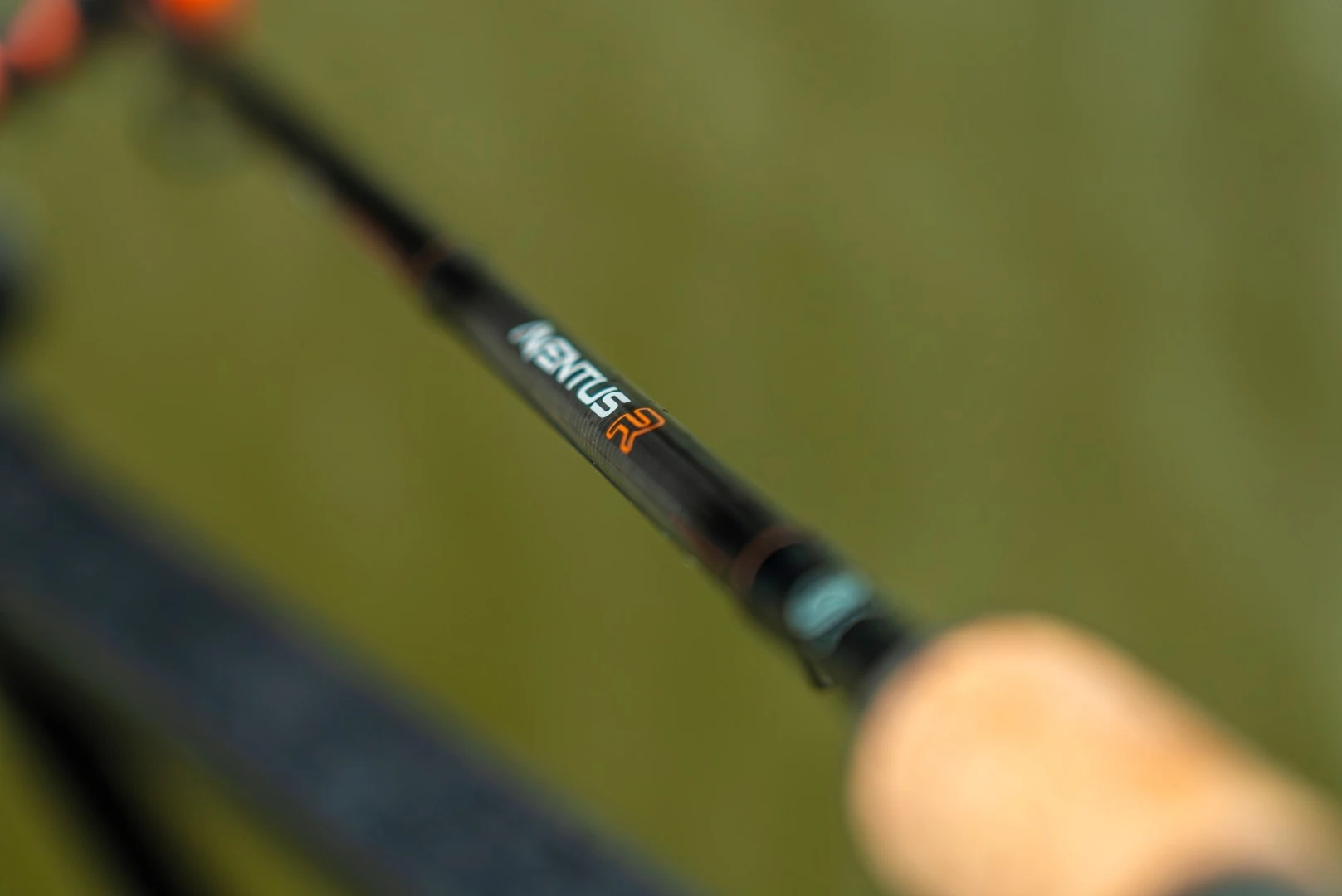 GURU Aventus R Distance Feeder 11 ft  / 100 g