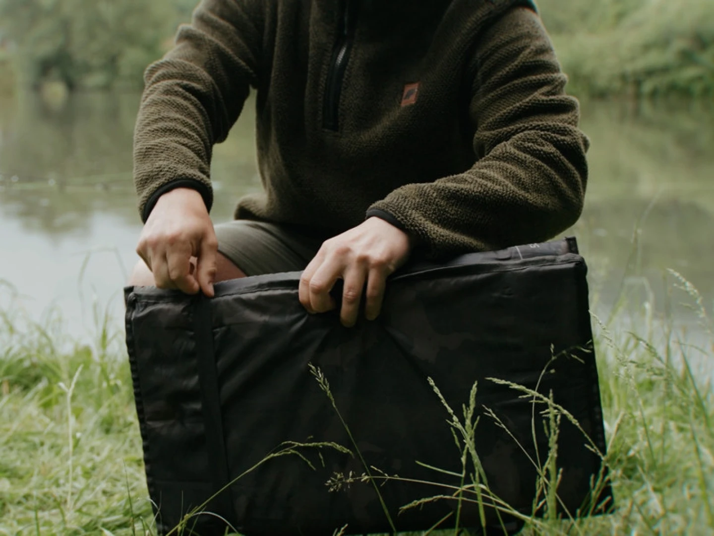 Delphin CarpMAT BANX Camo 90 x 50 cm - Mata karpiowa