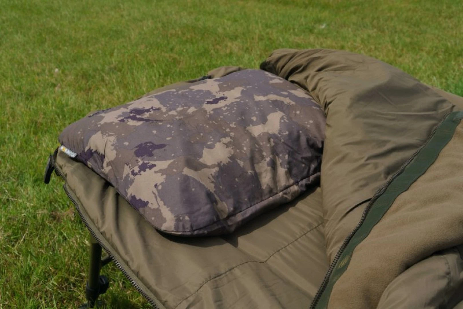 Solar Worldwide Pillow XL