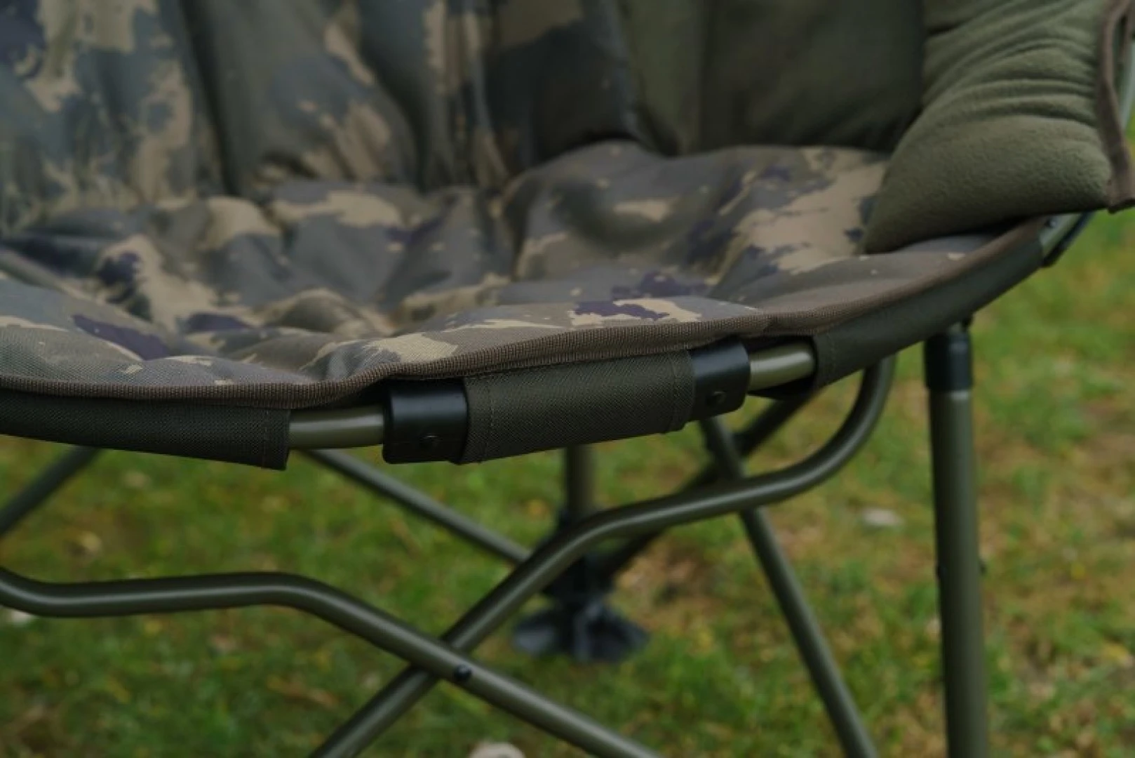 Solar Worldwide Moon Chair