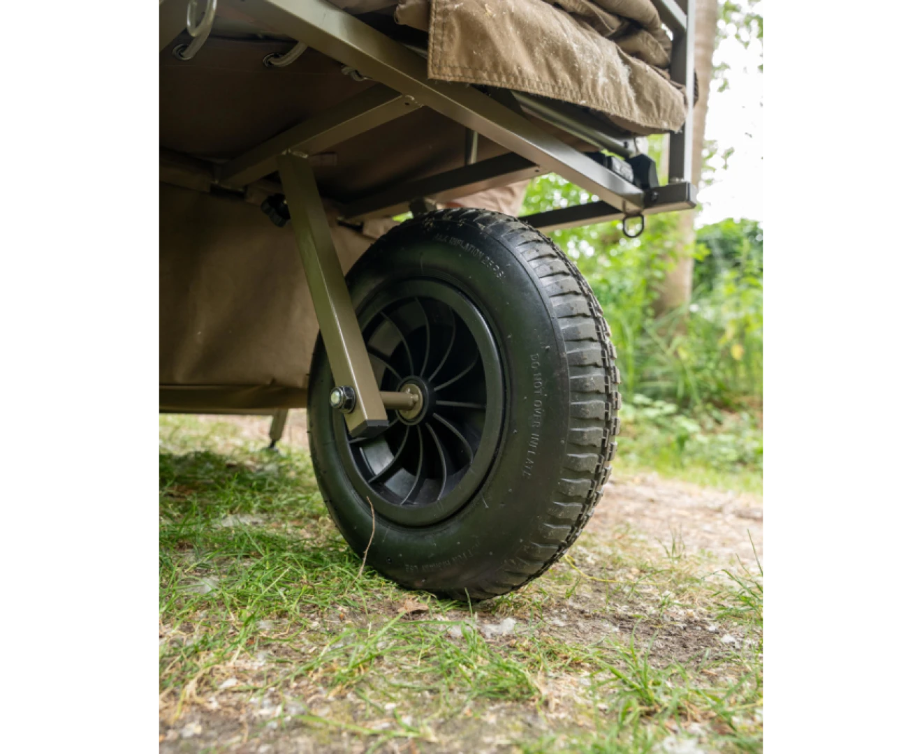 Avid Carp Transit Essentials Barrow
