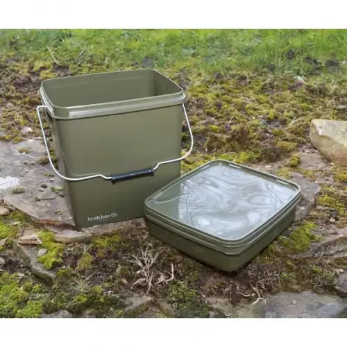 Trakker Olive Square Container inc. Tray 13L 13L