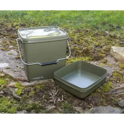 Trakker Olive Square Container inc. Tray 13L 13L